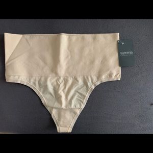 Yummy Seamless Thong